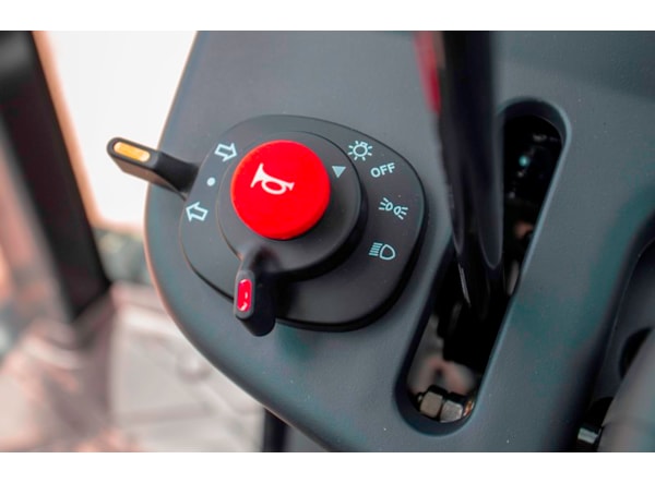 Tractor Kioti DK 5020C-EU, cabina cu AC,transmisie manuala de vanzare